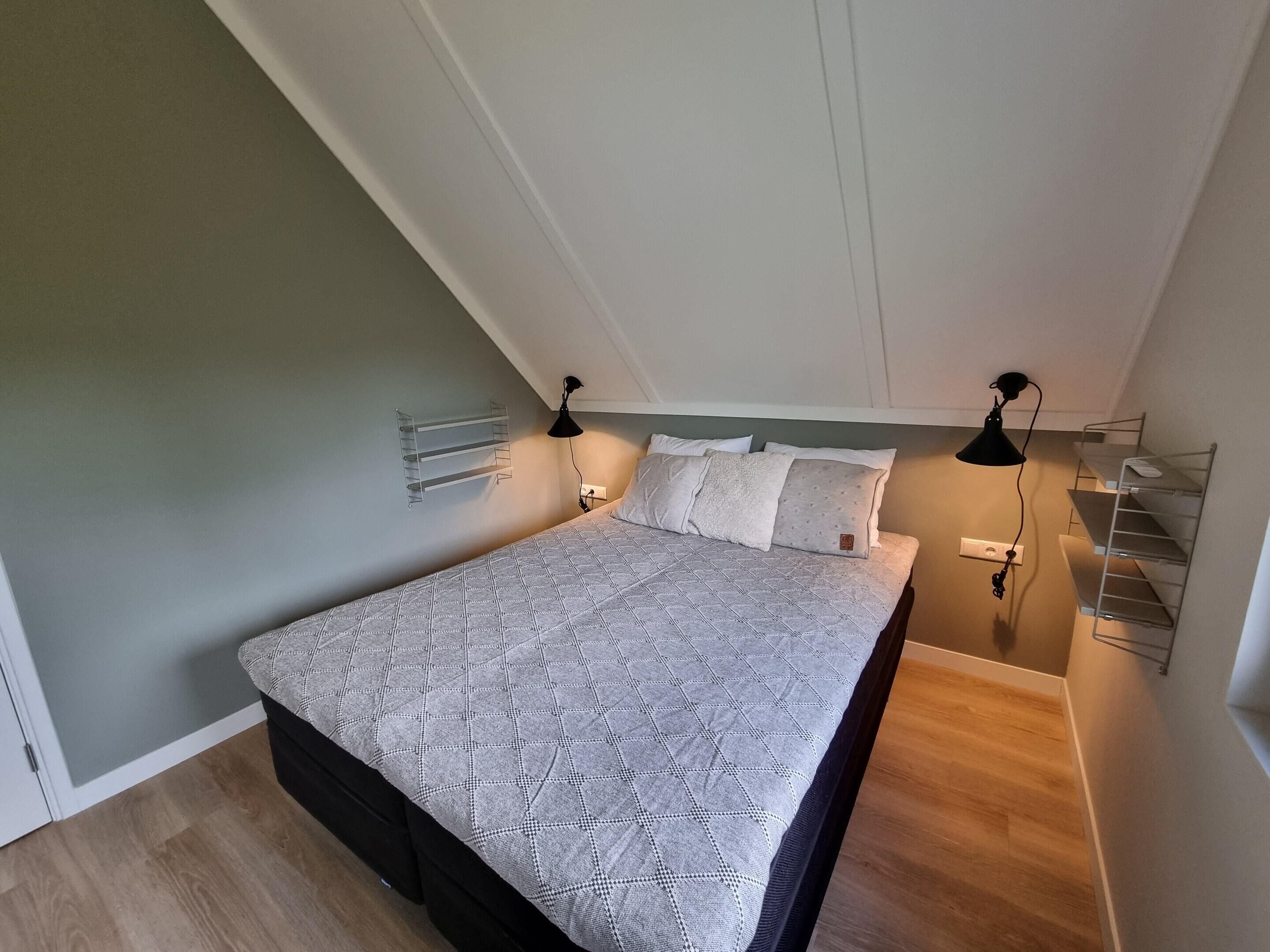 Romantic House, 4 Bedrooms | 58 bedrooms, individually furnished, bed sheets