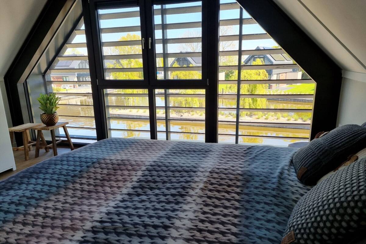 Comfort House, 4 Bedrooms | 58 bedrooms, individually furnished, bed sheets