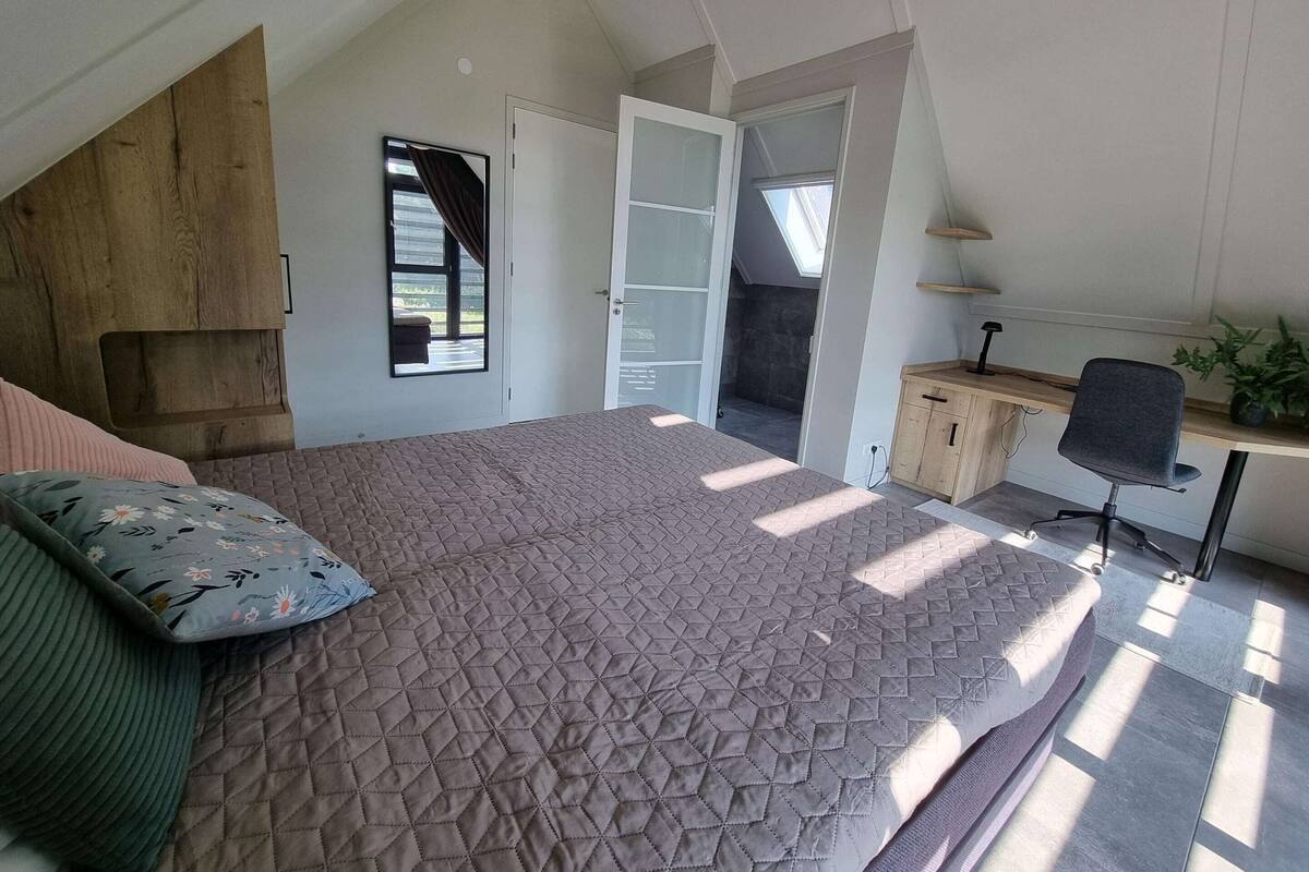 Elite House, 4 Bedrooms | 58 bedrooms, individually furnished, bed sheets