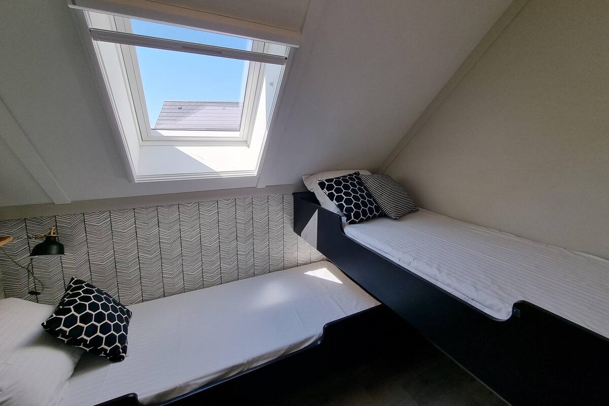 Romantic House, 4 Bedrooms | 4 bedrooms, individually furnished, bed sheets