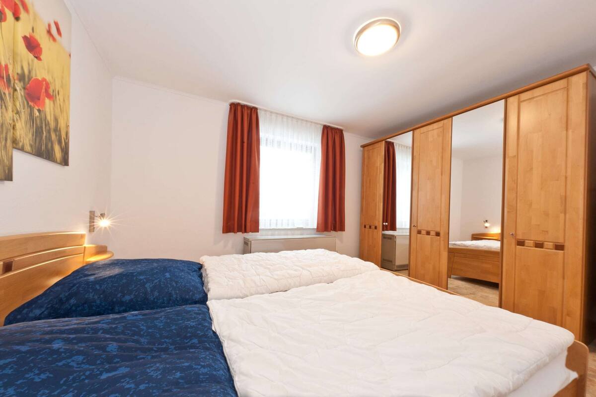 20 chambres, ameublement personnalisé, draps fournis