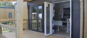 ชาเลต์ทันส  มัยสำหรับ 6 คนในชนบทฟรีเซียน, 3 ห้องนอน และไวไฟ