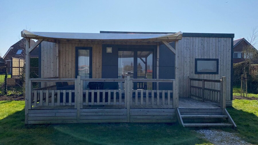 Modern 6-person Chalet in the Frisian Countryside, 3 Bedrooms and Wifi