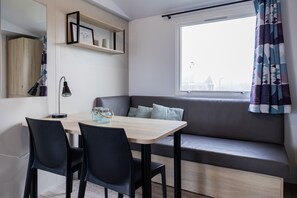 Romantic Chalet, 2 Bedrooms | Living room - Modern 6-person Chalet in the Frisian Countryside, 3 Bedrooms and Wifi (De Veenhoop)