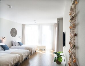 Comfort Apartment, 2 Bedrooms | 14 bedrooms, individually furnished, bed sheets - Modern Apartment With a View of the Scheveningen Harbor (The Hague)