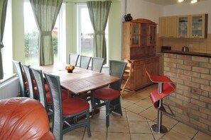 Comfort House, 4 Bedrooms | Living room - Holiday Home in Nowe Warpno (Nowe Warpno)