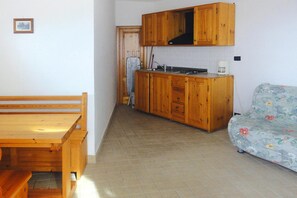 Apartament Comfort, 1 dormitori | Cuina privada | Frigorífic i cafetera i tetera