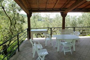 Tempat makan luar