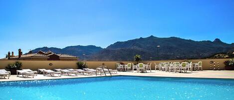 Piscina a l'aire lliure