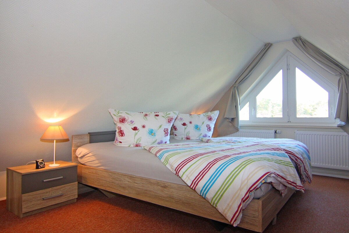 11 Schlafzimmer, individuell eingerichtet