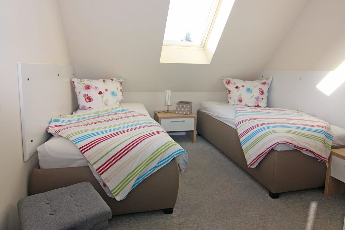 Deluxe-Apartment, 4 Schlafzimmer | 11 Schlafzimmer, individuell eingerichtet