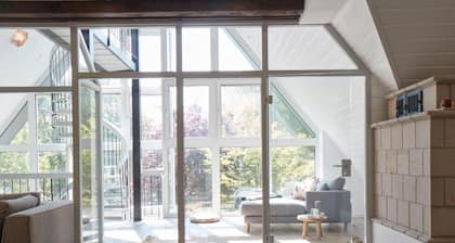 Cottage With a Fireplace Just 10 Minutes From the Beach