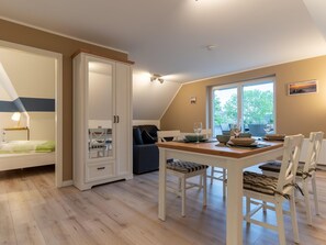 Classic Apartment, 2 Bedrooms | Dining - Comfortable Holiday Apartment in St. Peter Ording (St. Peter-Ording)