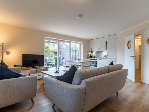 Comfort Apartment, 2 Bedrooms | Living room - Comfortable Holiday Apartment in St. Peter Ording (St. Peter-Ording)
