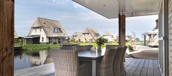 Luxury Villa With a Sauna, at the Tjeukemeer