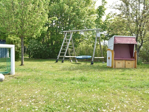 Classic Apartment, 2 Bedrooms | Garden