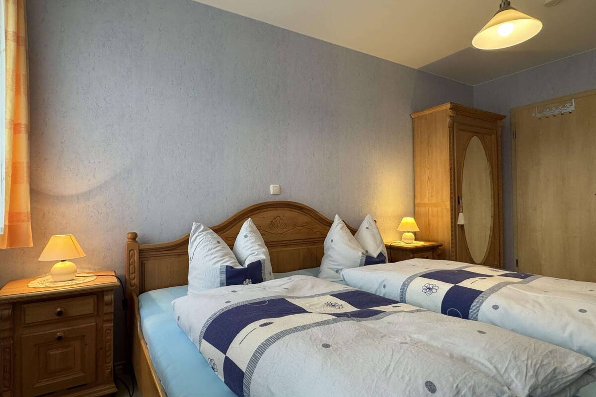 2 bedrooms, individually furnished, bed sheets