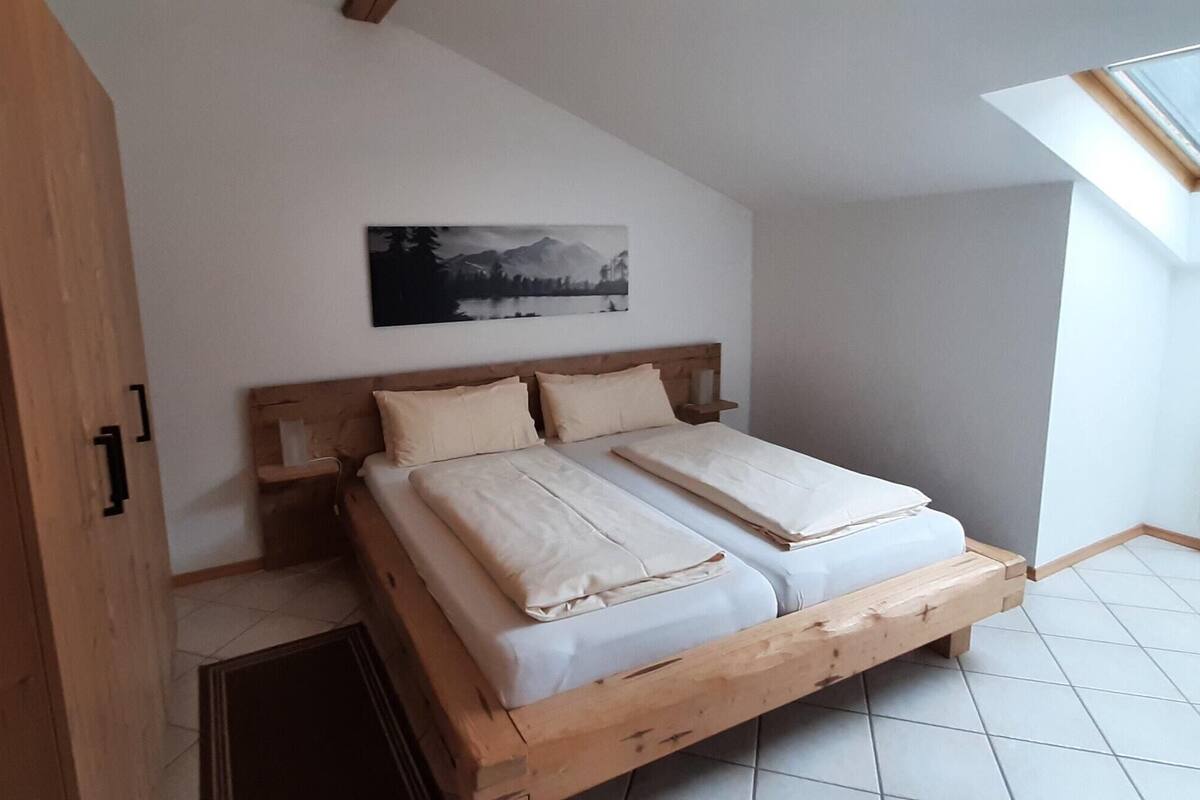 2 bedrooms, individually furnished, bed sheets