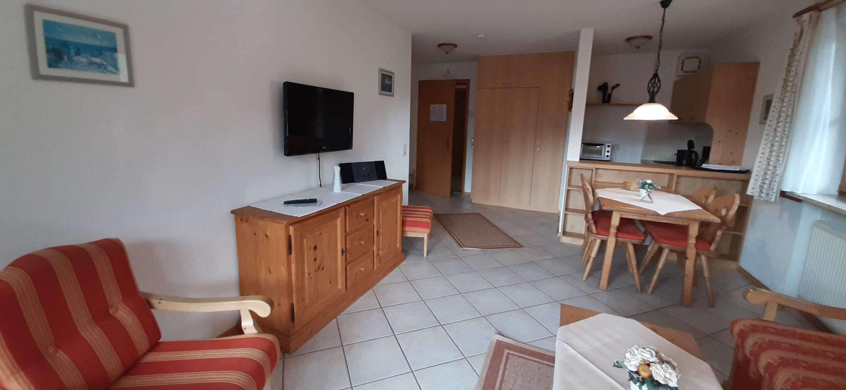 浪漫公寓, 2 間臥室 | 客廳 |  DVD 播放機