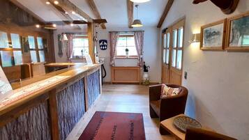 Deluxe Apartment, 2 Bedrooms | Lobby