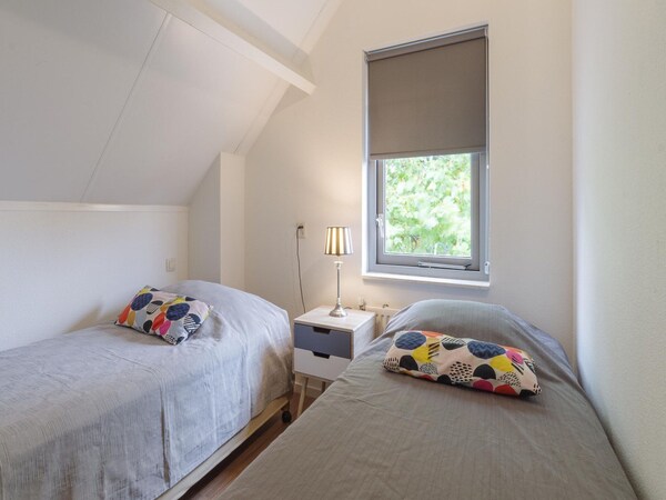 Nice Holiday Home With Washing Machine, In A Holiday Park 200m. From The Beach - Wemeldinge