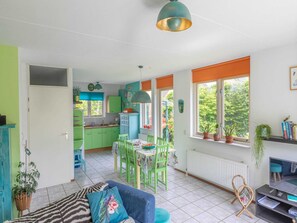 Classic House, 3 Bedrooms | Living room - Nice Holiday Home With Washing Machine, in a Holiday Park 200m. From the Beach (Wemeldinge)