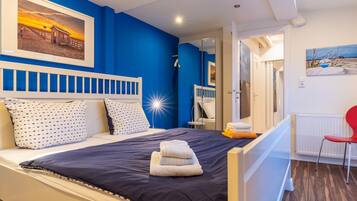 Classic Apartment, 1 Bedroom | 5 bedrooms, individually furnished, bed sheets