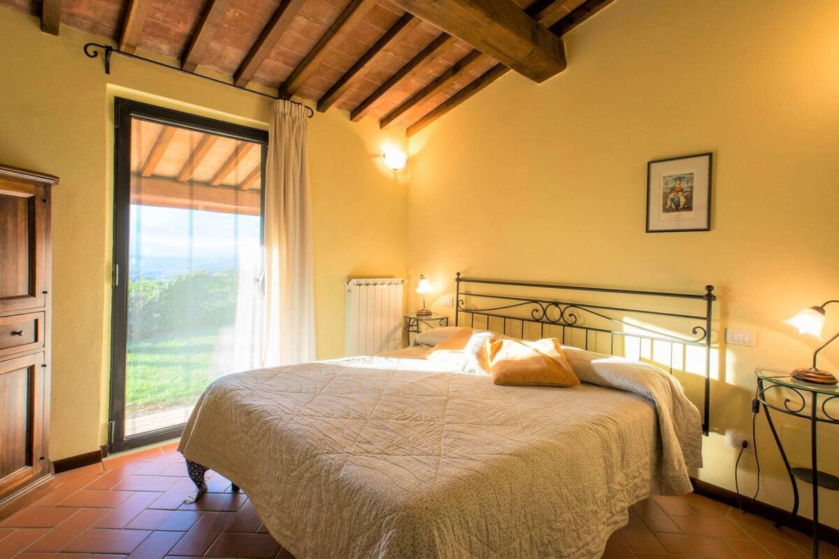 Deluxe House, 2 Bedrooms | 9 bedrooms, individually furnished, bed sheets