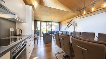 Appartement Élite, 3 chambres | Cuisine privée | Réfrigérateur, micro-ondes, four, lave-vaisselle