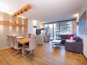 ラグジュアリー アパートメント 3 ベッドルーム | レストラン