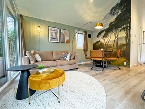 Classic Cottage, 2 Bedrooms | Living room | DVD player - Beautiful House With Covered Terrace, Located in a Holiday Park in Rhenen (Rhenen)