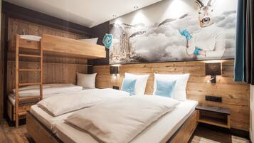 Classic Chalet, Multiple Bedrooms | 15 bedrooms, bed sheets