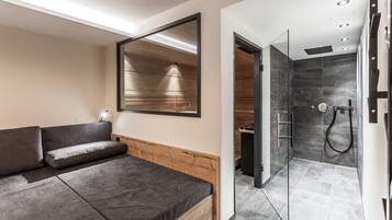 Rumah Klasik, beberapa kamar | Sauna