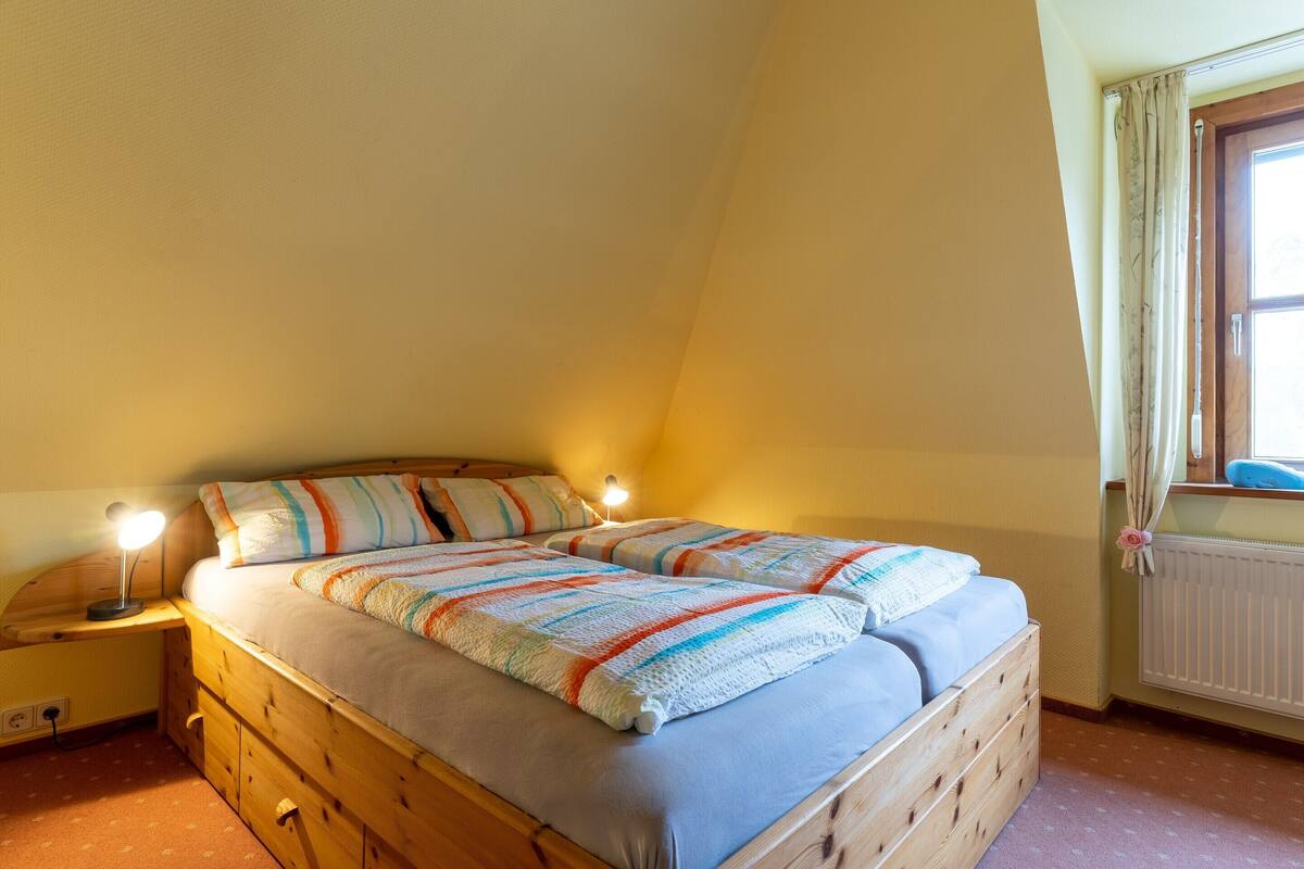 Classic Apartment, 2 Bedrooms | 5 bedrooms, individually furnished