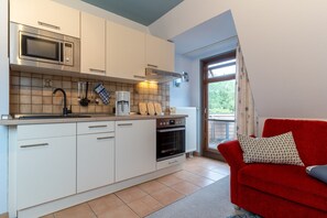 Classic Apartment, 2 Bedrooms | Private kitchen | Fridge, microwave, oven, coffee/tea maker - Comfortable Holiday Apartment in St. Peter Ording (St. Peter-Ording)