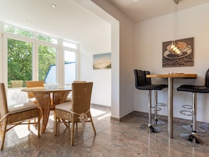 Appartement Classique, 2 chambres | Restauration