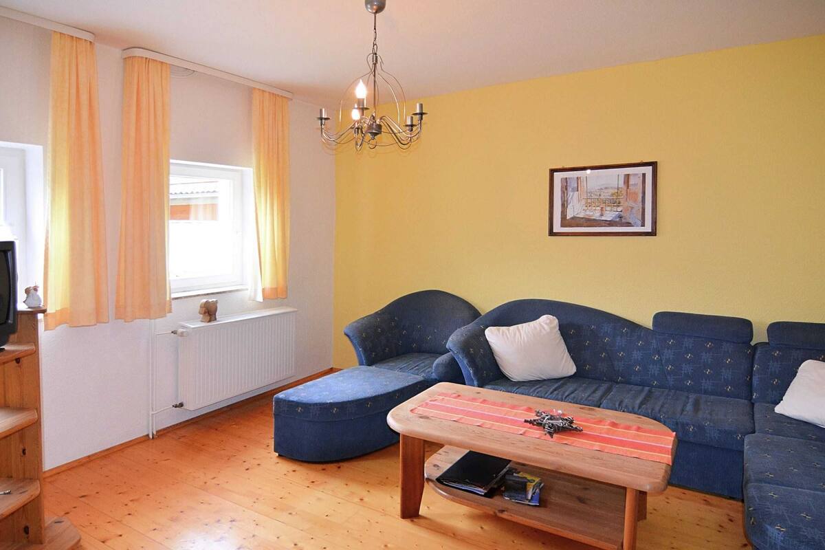 Classic Apartment, 3 Bedrooms | Living room