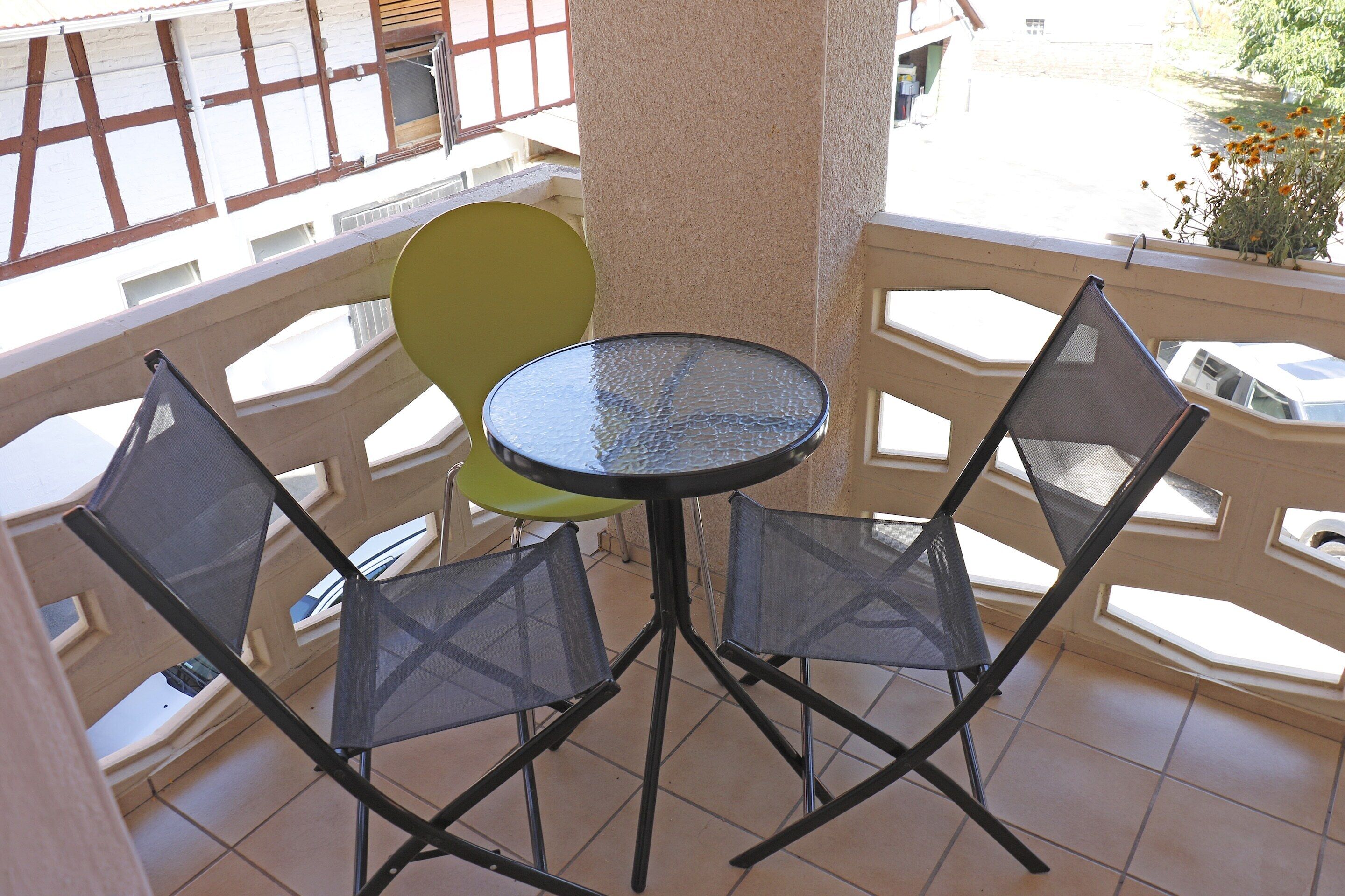 Căn hộ tiện nghi đơn giản, 3 phòng ngủ | Ban công