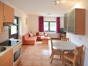 Premium Apartment, 3 Bedrooms | Dining - Holiday Farm Situated Next to the Kellerwald-edersee National Park With a Sunbathing Lawn (Bad Wildungen)