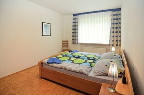 Deluxe Apartment, 6 Bedrooms - Holiday Farm Situated Next to the Kellerwald-edersee National Park With a Sunbathing Lawn (Bad Wildungen)