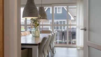 Luxury Villa, 5 Bedrooms | Tempat makan