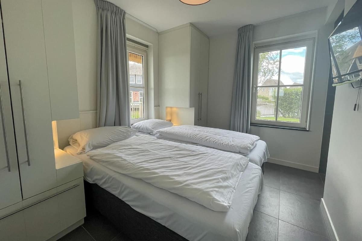 Vila Comfort, 5 kamar tidur | 38 kamar tidur dan setrika/meja setrika