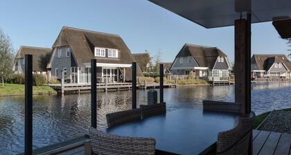 Luxury Villa With Sauna and Jacuzzi at the Lake