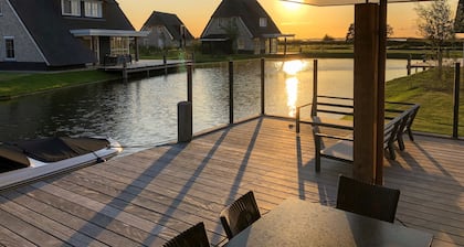 Luxury Villa With Sauna and Jacuzzi at the Lake