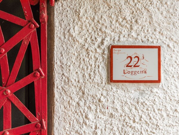 Interior detail - Holiday Home With Garden and Shared Pool (San Marcello Piteglio)