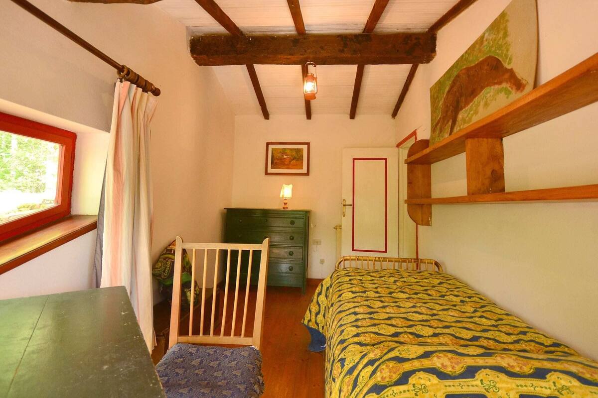 22 camere, con arredamento individuale, lenzuola