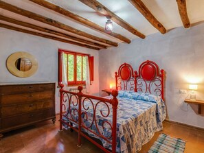 Room - Holiday Home With Garden and Shared Pool (San Marcello Piteglio)
