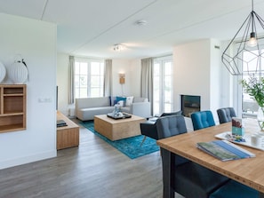 Elite Villa, 3 Bedrooms | Living room