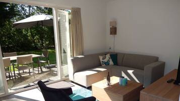 Classic House, 3 Bedrooms | Living room | DVD player