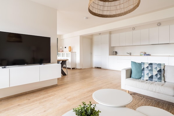 Comfort House, Multiple Bedrooms | Living room